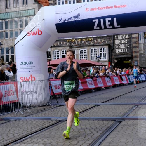 13.09.2026 - 21. swb-Marathon Bremen Tim E. http://msf.ph/oto/10359998 13.09.2026 12:56:54 Ziel 901, 1212, 1288, 4936, 13224 meine-sportfotos.de
