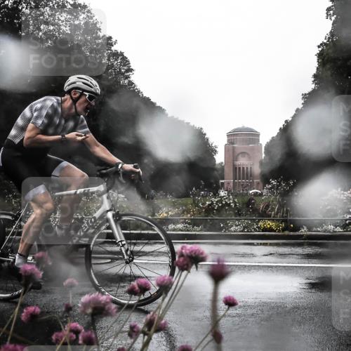 13.09.2026 - Stadtparktriathlon H.Heesch http://msf.ph/oto/10360001 13.09.2026 12:06:54 Radfahren 895, 922, 986, 1066 meine-sportfotos.de