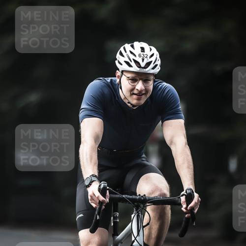 13.09.2026 - Stadtparktriathlon H.Heesch http://msf.ph/oto/10360003 13.09.2026 11:14:34 Radfahren 467, 559, 611, 632, 646 meine-sportfotos.de