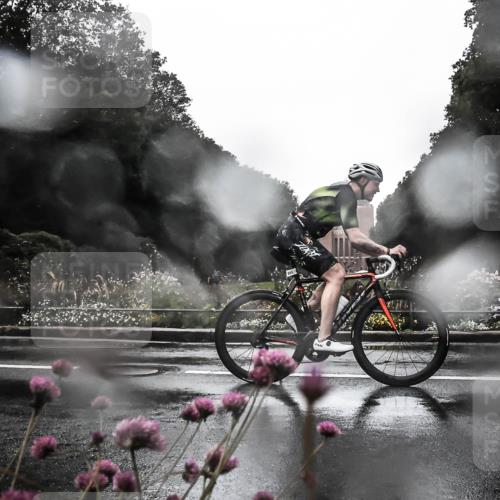 13.09.2026 - Stadtparktriathlon H.Heesch http://msf.ph/oto/10360005 13.09.2026 12:06:54 Radfahren 895, 922, 986, 1066 meine-sportfotos.de