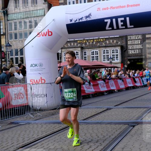 13.09.2026 - 21. swb-Marathon Bremen Tim E. http://msf.ph/oto/10360008 13.09.2026 12:56:54 Ziel 901, 1212, 1288, 4936, 13224 meine-sportfotos.de