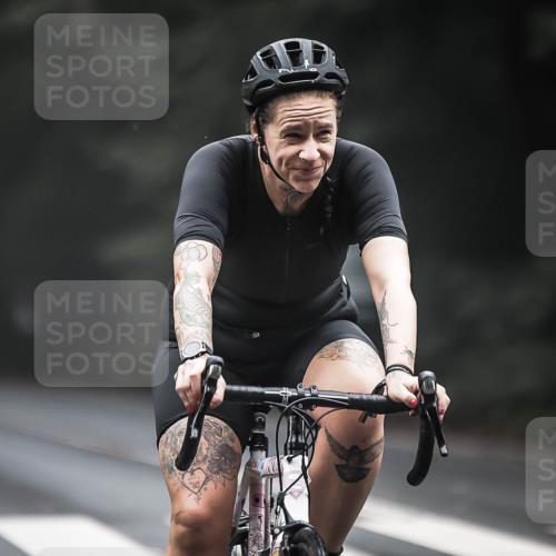 13.09.2026 - Stadtparktriathlon H.Heesch http://msf.ph/oto/10360014 13.09.2026 09:59:00 Radfahren 217, 220, 292 meine-sportfotos.de