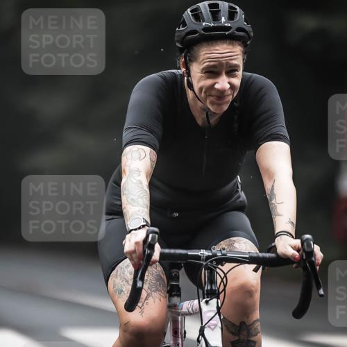 13.09.2026 - Stadtparktriathlon H.Heesch http://msf.ph/oto/10360016 13.09.2026 09:59:00 Radfahren 217, 220, 292 meine-sportfotos.de