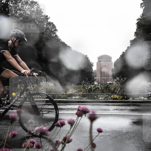 13.09.2026 - Stadtparktriathlon H.Heesch http://msf.ph/oto/10360087 13.09.2026 12:07:27 Radfahren 838, 917, 978, 1031 meine-sportfotos.de