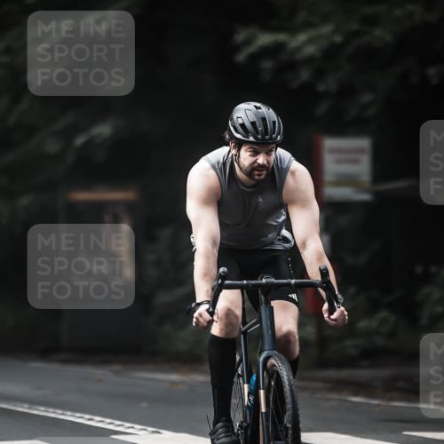 13.09.2026 - Stadtparktriathlon H.Heesch http://msf.ph/oto/10360089 13.09.2026 11:14:41 Radfahren 476, 599, 611, 622, 646, 656 meine-sportfotos.de