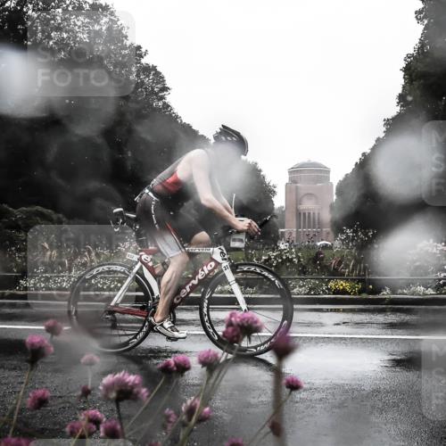 13.09.2026 - Stadtparktriathlon H.Heesch http://msf.ph/oto/10360109 13.09.2026 12:07:34 Radfahren 832, 1011, 1054 meine-sportfotos.de