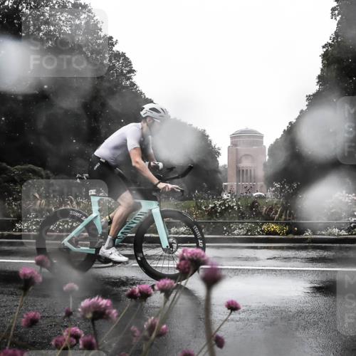 13.09.2026 - Stadtparktriathlon H.Heesch http://msf.ph/oto/10360144 13.09.2026 12:07:50 Radfahren 870, 878, 1040 meine-sportfotos.de
