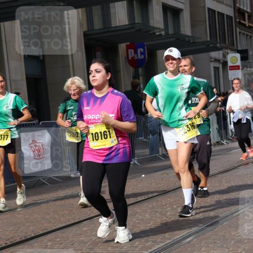 13.09.2026 - 21. swb-Marathon Bremen Strokosch-Dieckow http://msf.ph/oto/10360176 13.09.2026 11:20:19 Ziel 10161, 11296, 11529, 11530, 11541, 11675, 11980, 12153, 12285, 12316, 12317, 10430, 11244, 11296, 11333, 11337, 11546, 12374 meine-sportfotos.de