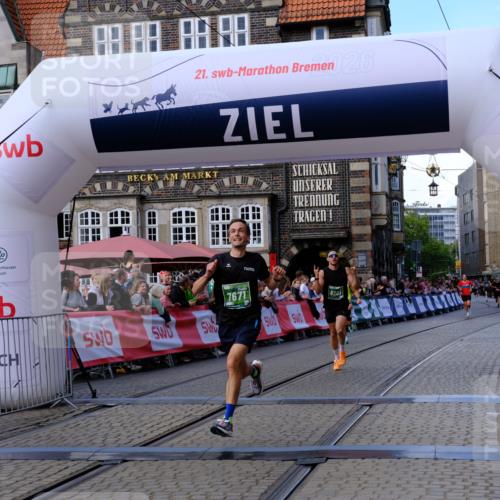 13.09.2026 - 21. swb-Marathon Bremen Tim E. http://msf.ph/oto/10360184 13.09.2026 12:57:17 Ziel 365, 573, 6201, 7118, 7671 meine-sportfotos.de