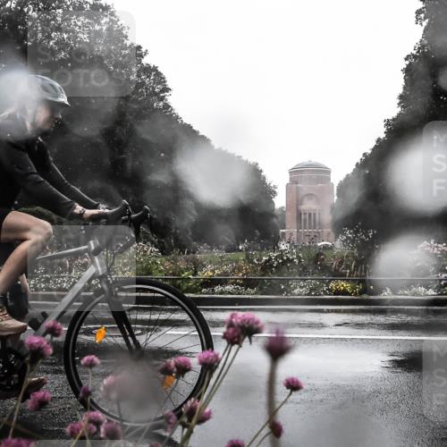 13.09.2026 - Stadtparktriathlon H.Heesch http://msf.ph/oto/10360222 13.09.2026 12:08:29 Radfahren 761, 961, 1058 meine-sportfotos.de