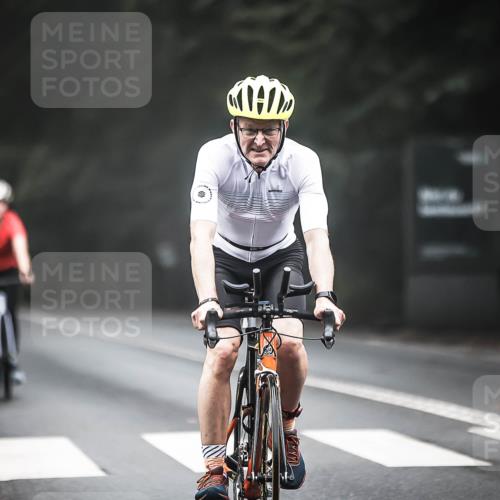 13.09.2026 - Stadtparktriathlon H.Heesch http://msf.ph/oto/10360223 13.09.2026 09:59:23 Radfahren 227, 279, 295, 342 meine-sportfotos.de