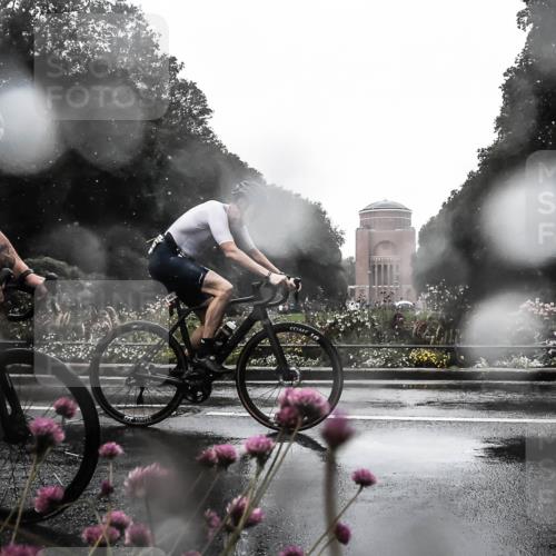 13.09.2026 - Stadtparktriathlon H.Heesch http://msf.ph/oto/10360242 13.09.2026 12:08:35 Radfahren 966, 969, 1064 meine-sportfotos.de