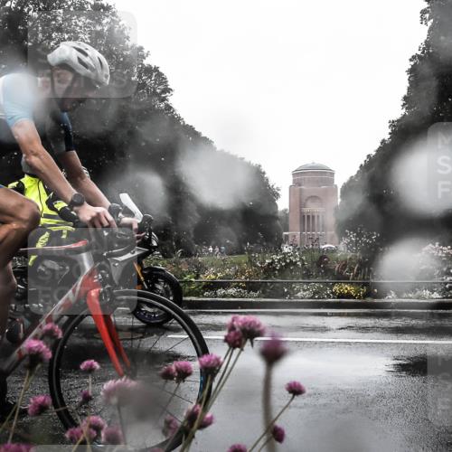 13.09.2026 - Stadtparktriathlon H.Heesch http://msf.ph/oto/10360248 13.09.2026 12:08:40 Radfahren 835, 907 meine-sportfotos.de