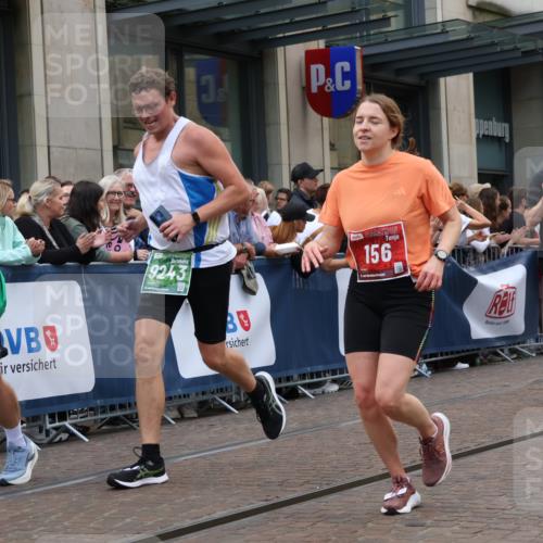 13.09.2026 - 21. swb-Marathon Bremen Strokosch-Dieckow http://msf.ph/oto/10360258 13.09.2026 13:35:43 Ziel 318, 563, 1072, 1867, 2339, 2565, 2931, 3026, 3056, 3224, 3291, 3454, 3485, 3489, 3857, 4016, 4048, 5026, 5071, 5157, 5259, 5276, 5381, 5800, 5816, 6159, 6724, 6874, 6982, 7036, 7043, 7256, 7385, 7691, 7804, 8145, 8227, 8275, 8335, 8488, 8705, 9076, 9226, 9243, 9497, 9564, 9912, 13179, 13238, 156, 532, 607, 2041, 2090, 2318, 2356, 3055, 3087, 3226, 3621, 3704, 3780, 3857, 4326, 5308, 5467, 5468, 5584, 5586, 5661, 6315, 6418, 6465, 6466, 6644 meine-sportfotos.de