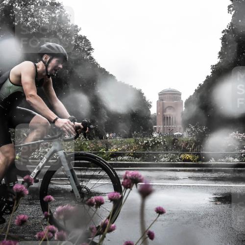 13.09.2026 - Stadtparktriathlon H.Heesch http://msf.ph/oto/10360265 13.09.2026 12:08:43 Radfahren 835, 907 meine-sportfotos.de