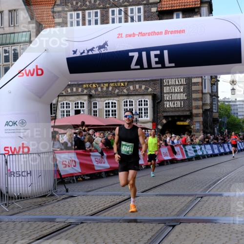 13.09.2026 - 21. swb-Marathon Bremen Tim E. http://msf.ph/oto/10360266 13.09.2026 12:57:19 Ziel 365, 573, 3368, 6201, 7118, 7671 meine-sportfotos.de