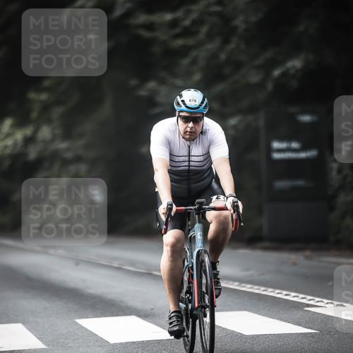 13.09.2026 - Stadtparktriathlon H.Heesch http://msf.ph/oto/10360283 13.09.2026 11:15:06 Radfahren 592, 678 meine-sportfotos.de