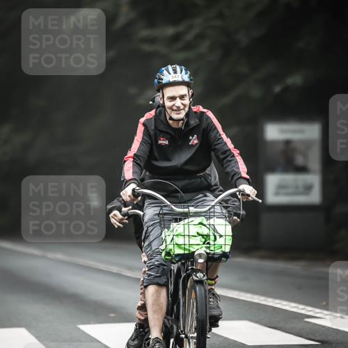 13.09.2026 - Stadtparktriathlon H.Heesch http://msf.ph/oto/10360284 13.09.2026 09:59:28 Radfahren 227, 279, 342 meine-sportfotos.de