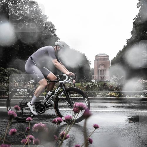13.09.2026 - Stadtparktriathlon H.Heesch http://msf.ph/oto/10360289 13.09.2026 12:09:02 Radfahren 863, 939 meine-sportfotos.de
