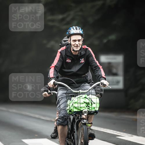 13.09.2026 - Stadtparktriathlon H.Heesch http://msf.ph/oto/10360290 13.09.2026 09:59:28 Radfahren 227, 279, 342 meine-sportfotos.de