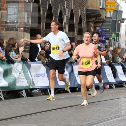 13.09.2026 - 21. swb-Marathon Bremen Strokosch-Dieckow http://msf.ph/oto/10360304 13.09.2026 10:58:05 Ziel 10078, 10460, 10565, 10707, 10728, 11153, 11245, 11532, 11568, 11824, 11856, 12222, 12228, 12231, 12264, 12427, 12555, 10249, 10494, 10530, 10673, 10750, 10798, 10828, 10914, 10931, 10932, 11120, 11131, 11202, 11295, 11388, 11420, 11752, 11884, 11906, 11952, 12017, 12092, 12386, 12387, 12441, 12482 meine-sportfotos.de