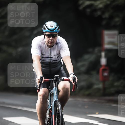 13.09.2026 - Stadtparktriathlon H.Heesch http://msf.ph/oto/10360307 13.09.2026 11:15:07 Radfahren 592, 678 meine-sportfotos.de