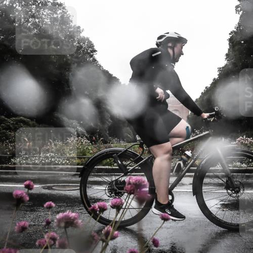 13.09.2026 - Stadtparktriathlon H.Heesch http://msf.ph/oto/10360321 13.09.2026 12:09:24 Radfahren 794, 945, 1039 meine-sportfotos.de