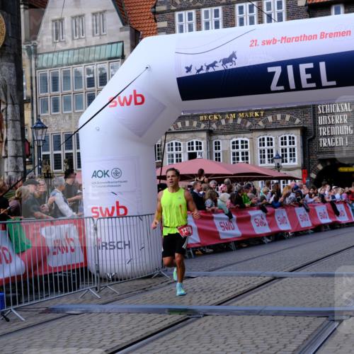 13.09.2026 - 21. swb-Marathon Bremen Tim E. http://msf.ph/oto/10360333 13.09.2026 12:57:22 Ziel 365, 573, 850, 3368, 6201, 7671 meine-sportfotos.de