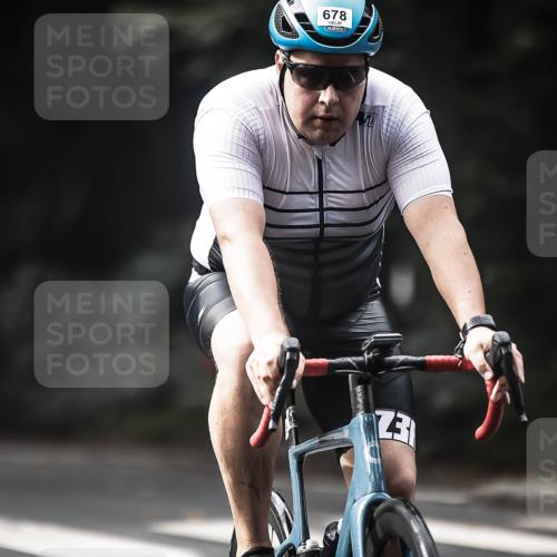 13.09.2026 - Stadtparktriathlon H.Heesch http://msf.ph/oto/10360334 13.09.2026 11:15:07 Radfahren 592, 678 meine-sportfotos.de