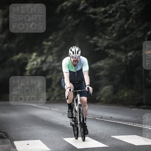 13.09.2026 - Stadtparktriathlon H.Heesch http://msf.ph/oto/10360346 13.09.2026 11:15:09 Radfahren 592, 678 meine-sportfotos.de
