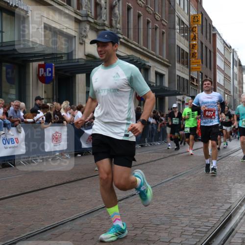 13.09.2026 - 21. swb-Marathon Bremen Strokosch-Dieckow http://msf.ph/oto/10360353 13.09.2026 13:35:45 Ziel 563, 1072, 1867, 2339, 2565, 2931, 2949, 3026, 3056, 3224, 3291, 3454, 3489, 4016, 4989, 5026, 5157, 5259, 5276, 5381, 5800, 5816, 6159, 6874, 6982, 7036, 7043, 7256, 7379, 7385, 7804, 8145, 8227, 8275, 8488, 8511, 8705, 8941, 9026, 9076, 9226, 9243, 9497, 9564, 13179, 13238, 156, 318, 532, 607, 2041, 2090, 2318, 2356, 3055, 3087, 3226, 3485, 3621, 3704, 3780, 3857, 4048, 4326, 5071, 5308, 5467, 5468, 5584, 5586, 5661, 6418, 6465, 6466, 6644 meine-sportfotos.de