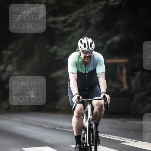 13.09.2026 - Stadtparktriathlon H.Heesch http://msf.ph/oto/10360361 13.09.2026 11:15:10 Radfahren 592, 678 meine-sportfotos.de