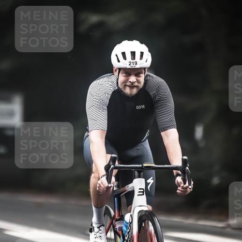 13.09.2026 - Stadtparktriathlon H.Heesch http://msf.ph/oto/10360363 13.09.2026 09:59:55 Radfahren 219, 287, 337 meine-sportfotos.de