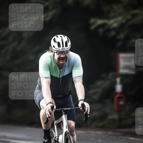 13.09.2026 - Stadtparktriathlon H.Heesch http://msf.ph/oto/10360376 13.09.2026 11:15:10 Radfahren 592, 678 meine-sportfotos.de