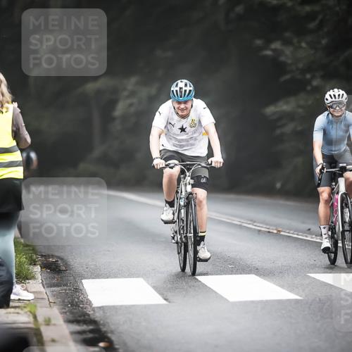 13.09.2026 - Stadtparktriathlon H.Heesch http://msf.ph/oto/10360377 13.09.2026 09:59:58 Radfahren 219, 287, 337 meine-sportfotos.de