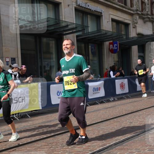 13.09.2026 - 21. swb-Marathon Bremen Strokosch-Dieckow http://msf.ph/oto/10360379 13.09.2026 11:20:23 Ziel 10161, 11529, 11530, 11541, 11675, 11980, 12153, 12316, 12317, 11244, 11296, 11333, 11337, 12285, 12374 meine-sportfotos.de