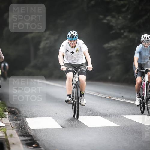 13.09.2026 - Stadtparktriathlon H.Heesch http://msf.ph/oto/10360381 13.09.2026 09:59:58 Radfahren 219, 287, 337 meine-sportfotos.de