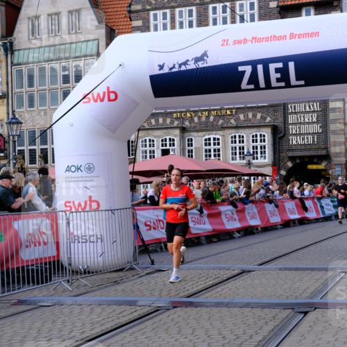 13.09.2026 - 21. swb-Marathon Bremen Tim E. http://msf.ph/oto/10360391 13.09.2026 12:57:26 Ziel 365, 573, 850, 3368, 5912, 6201 meine-sportfotos.de