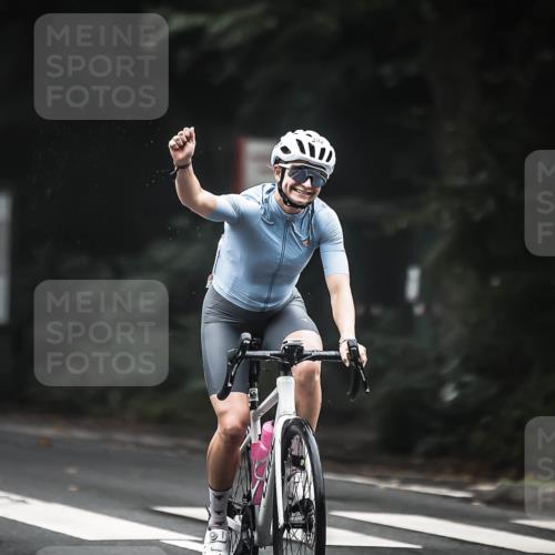 13.09.2026 - Stadtparktriathlon H.Heesch http://msf.ph/oto/10360402 13.09.2026 09:59:59 Radfahren 219, 287, 337 meine-sportfotos.de