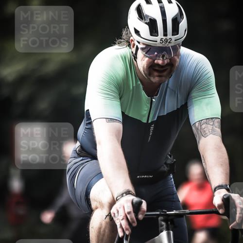 13.09.2026 - Stadtparktriathlon H.Heesch http://msf.ph/oto/10360403 13.09.2026 11:15:11 Radfahren 592, 678 meine-sportfotos.de