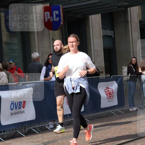13.09.2026 - 21. swb-Marathon Bremen Strokosch-Dieckow http://msf.ph/oto/10360413 13.09.2026 11:20:24 Ziel 10161, 11529, 11530, 11541, 11675, 11980, 12153, 12316, 12317, 11244, 11296, 11333, 11337, 12285, 12374 meine-sportfotos.de