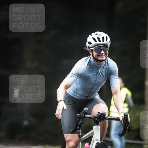 13.09.2026 - Stadtparktriathlon H.Heesch http://msf.ph/oto/10360421 13.09.2026 09:59:59 Radfahren 219, 287, 337 meine-sportfotos.de