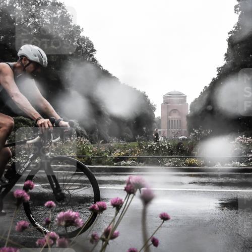 13.09.2026 - Stadtparktriathlon H.Heesch http://msf.ph/oto/10360423 13.09.2026 12:09:53 Radfahren 871, 952, 977, 990, 995, 1027 meine-sportfotos.de