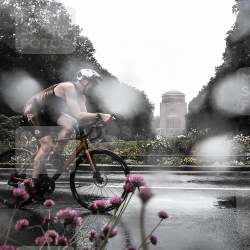 13.09.2026 - Stadtparktriathlon H.Heesch http://msf.ph/oto/10360439 13.09.2026 12:10:04 Radfahren 861, 882, 915, 925, 1044 meine-sportfotos.de