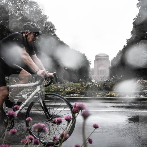 13.09.2026 - Stadtparktriathlon H.Heesch http://msf.ph/oto/10360444 13.09.2026 12:10:04 Radfahren 861, 882, 915, 925, 1044 meine-sportfotos.de