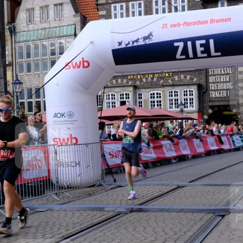 13.09.2026 - 21. swb-Marathon Bremen Tim E. http://msf.ph/oto/10360470 13.09.2026 12:57:32 Ziel 850, 3368, 5912 meine-sportfotos.de