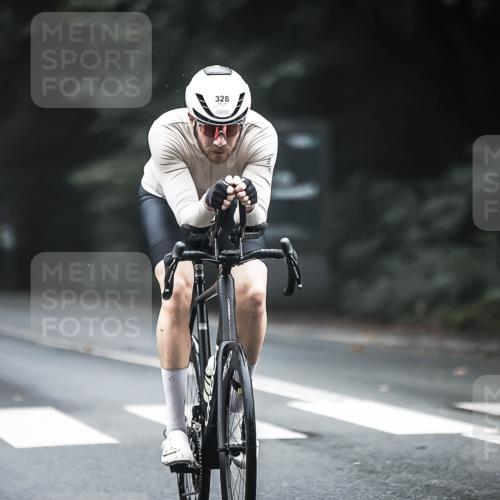 13.09.2026 - Stadtparktriathlon H.Heesch http://msf.ph/oto/10360473 13.09.2026 10:00:21 Radfahren 290, 328 meine-sportfotos.de