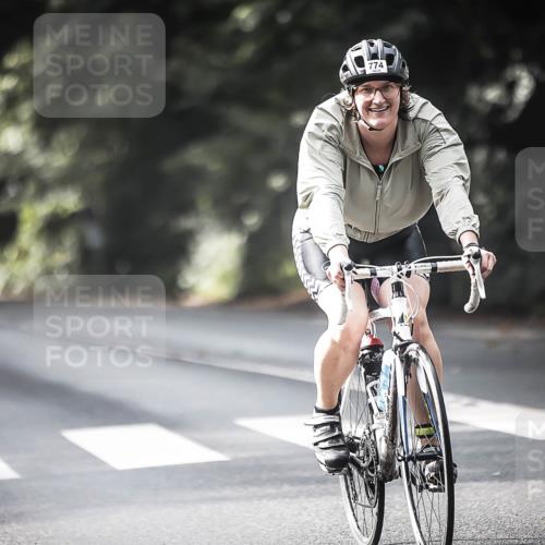 13.09.2026 - Stadtparktriathlon H.Heesch http://msf.ph/oto/10360485 13.09.2026 11:15:43 Radfahren 640, 671, 698, 774 meine-sportfotos.de