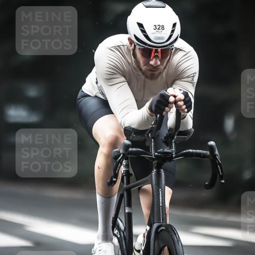 13.09.2026 - Stadtparktriathlon H.Heesch http://msf.ph/oto/10360489 13.09.2026 10:00:22 Radfahren 290, 328 meine-sportfotos.de