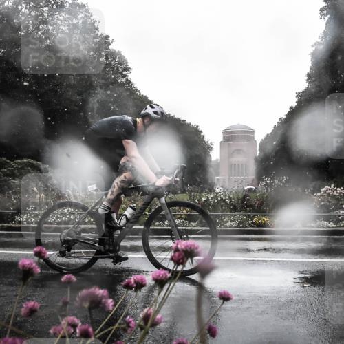 13.09.2026 - Stadtparktriathlon H.Heesch http://msf.ph/oto/10360490 13.09.2026 12:10:20 Radfahren 856, 860, 933, 965 meine-sportfotos.de